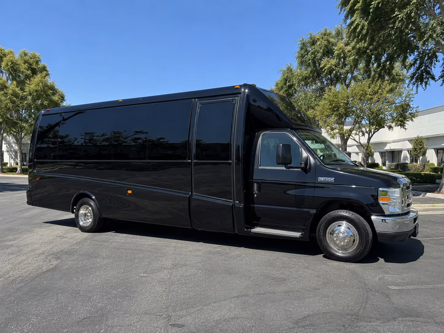Baltimore Winery Tour & Pub Crawl Transportation party bus interior